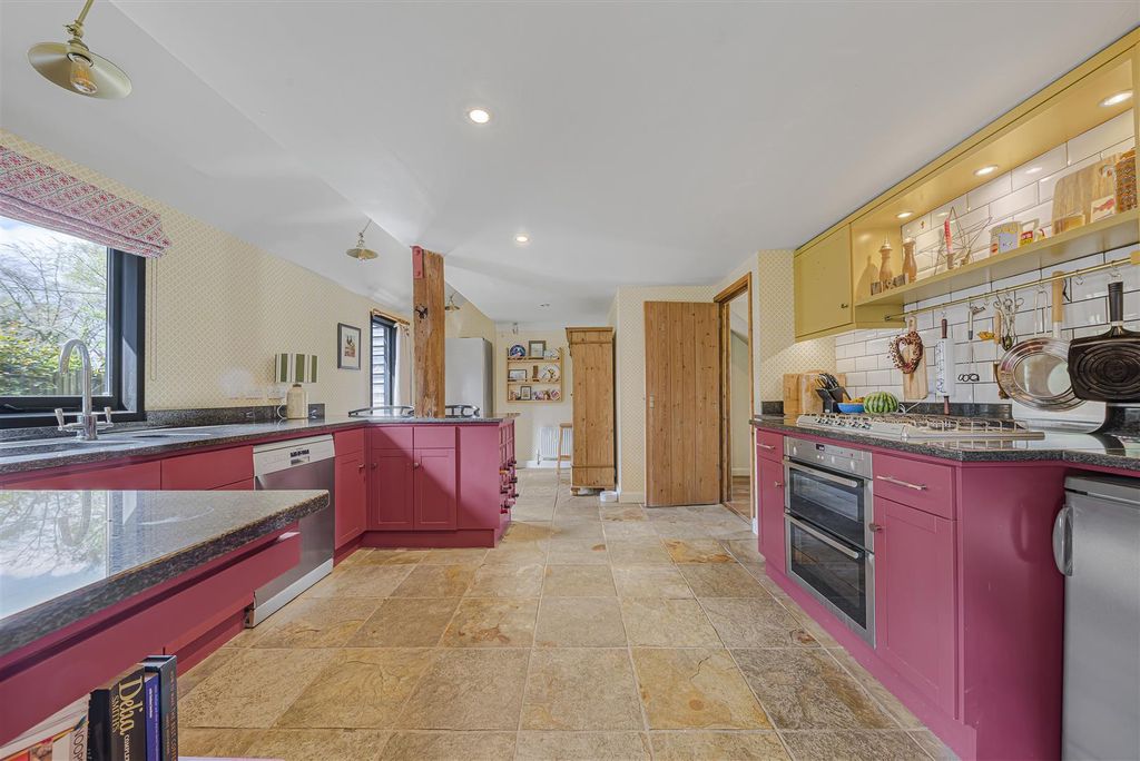 Property photo 3 of 22 60.Jpg