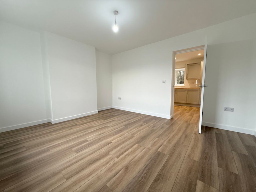 Property photo 3 of 10 Living Room