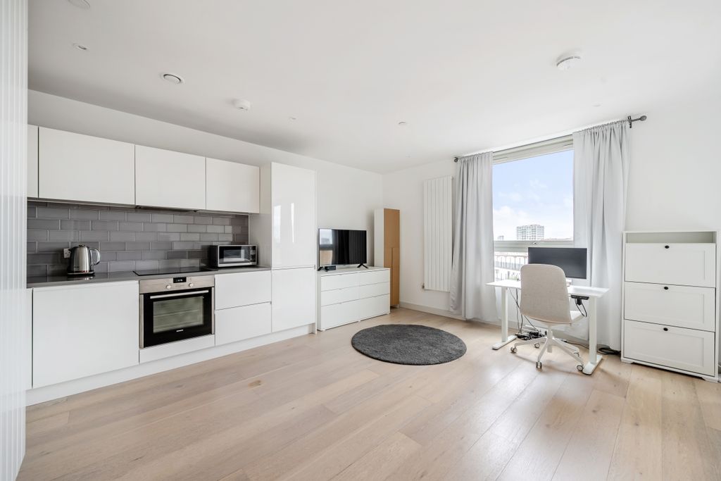 Property photo 1 of 14 1333370-21-6890c2...
