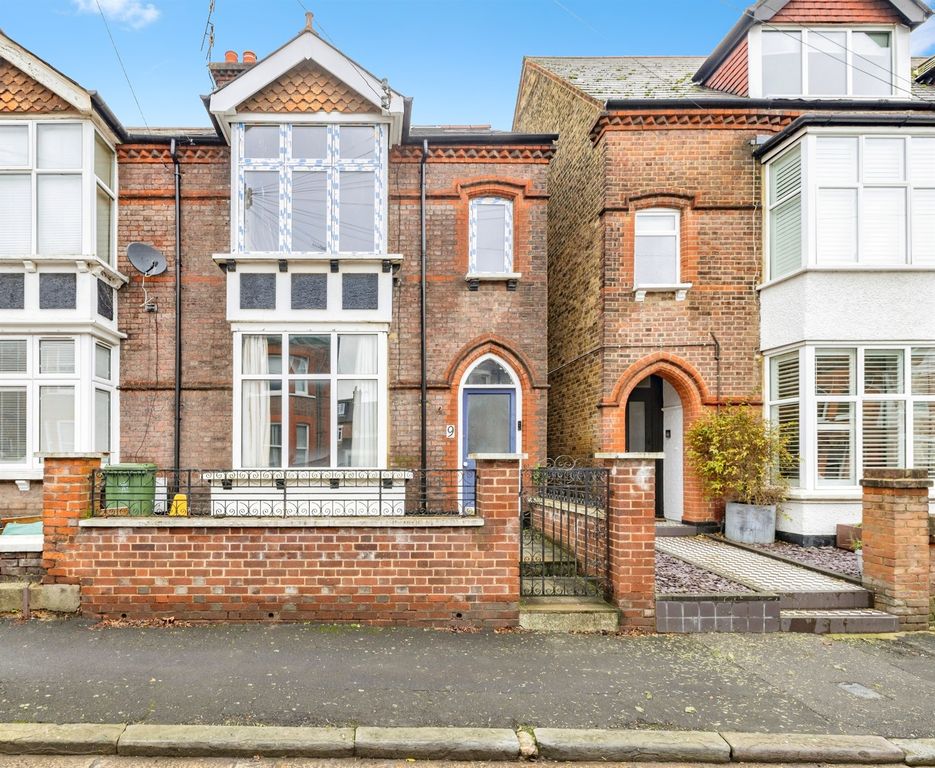 Property photo 1 of 12