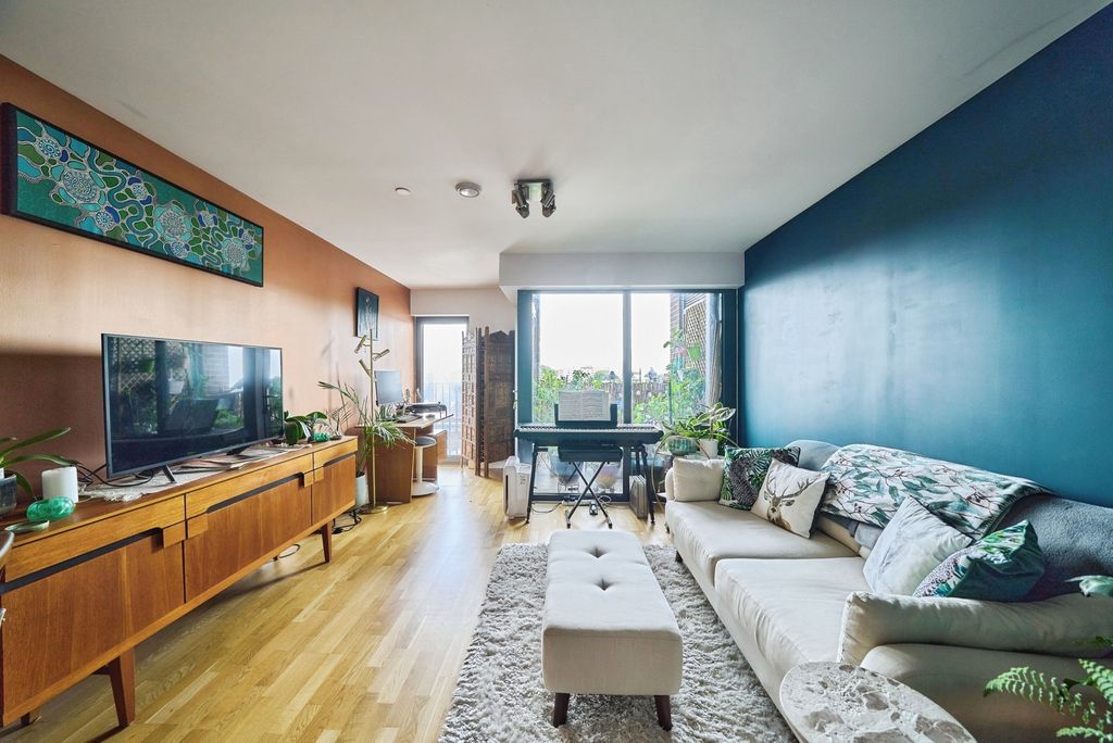 Property photo 2 of 15 Pbox-Img.Jpg