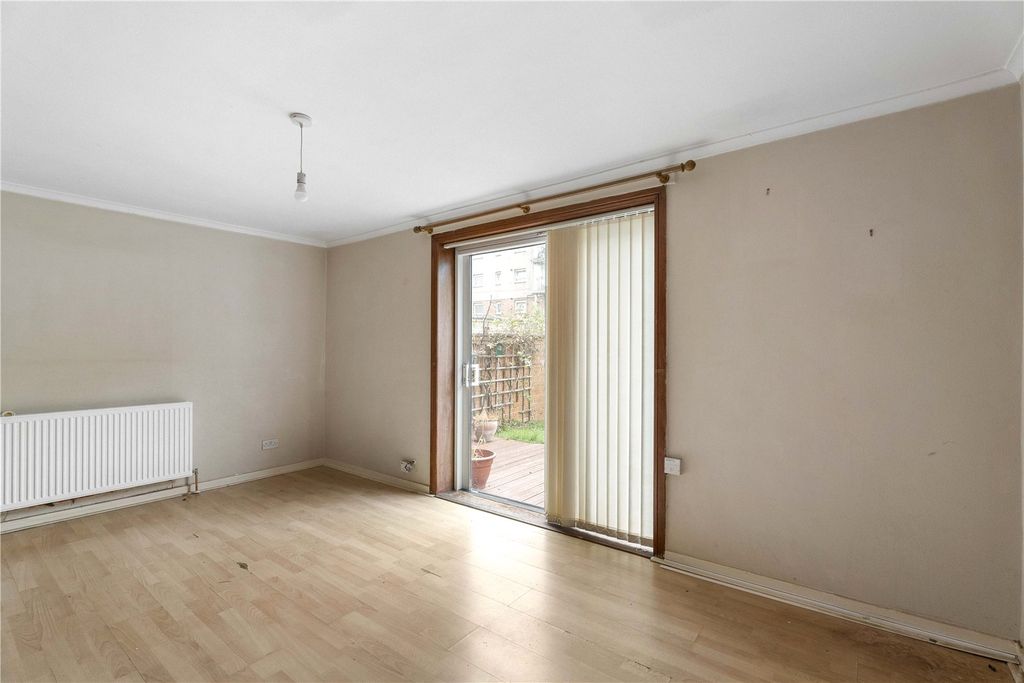 Property photo 3 of 18 Oxgangs Street