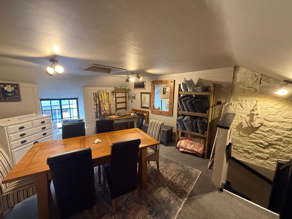 Property photo 3 of 4