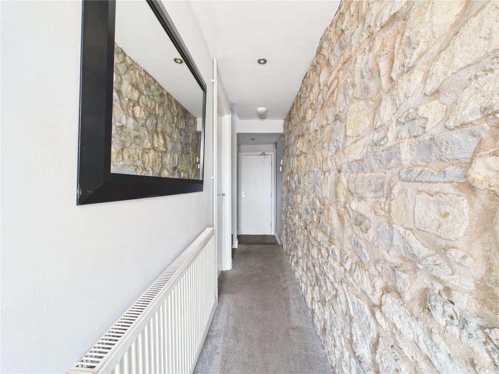 Property photo 3 of 45 Picture No. 47