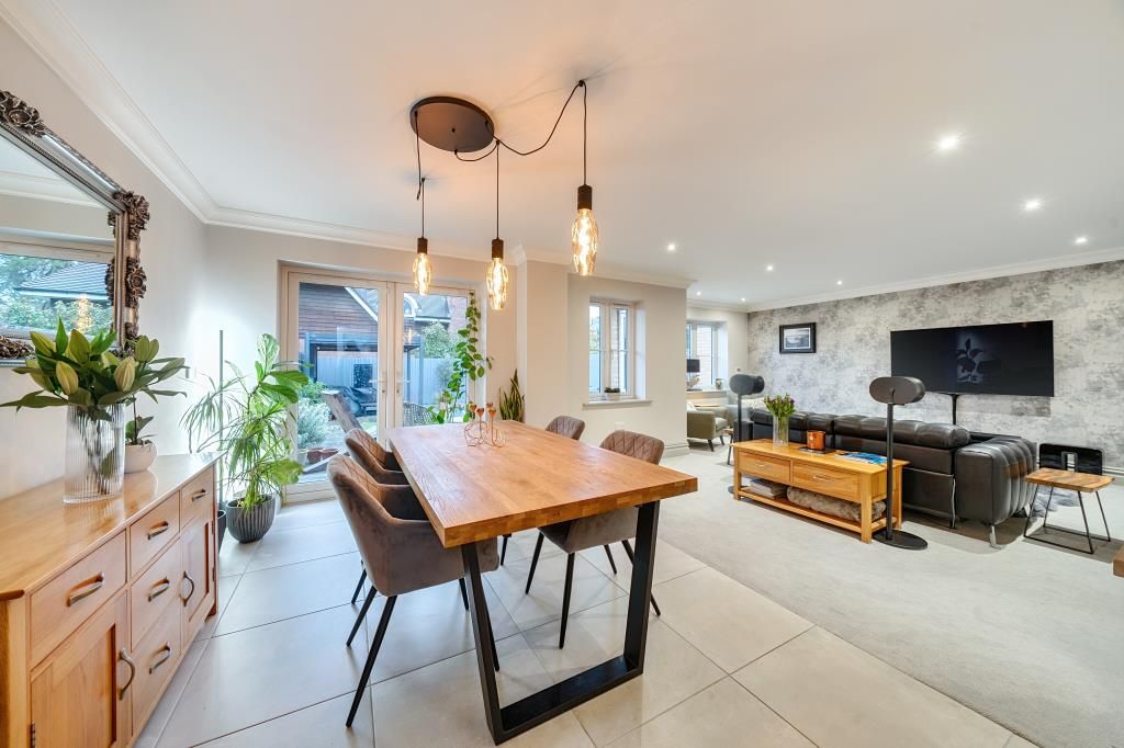 Property photo 3 of 32 Dining Area