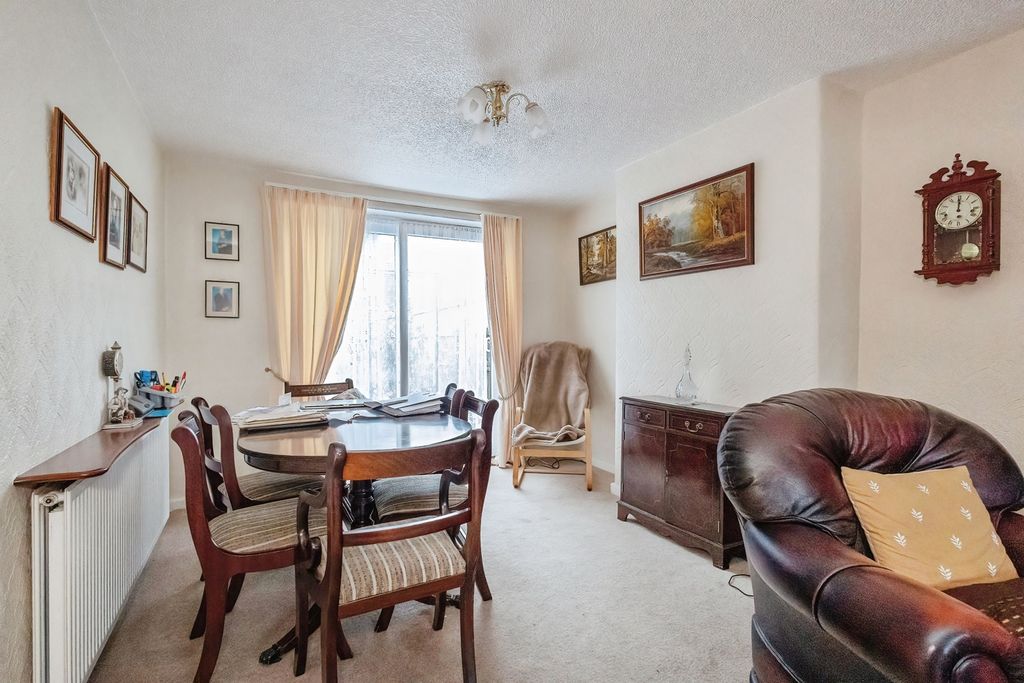 Property photo 3 of 18 Dining Area
