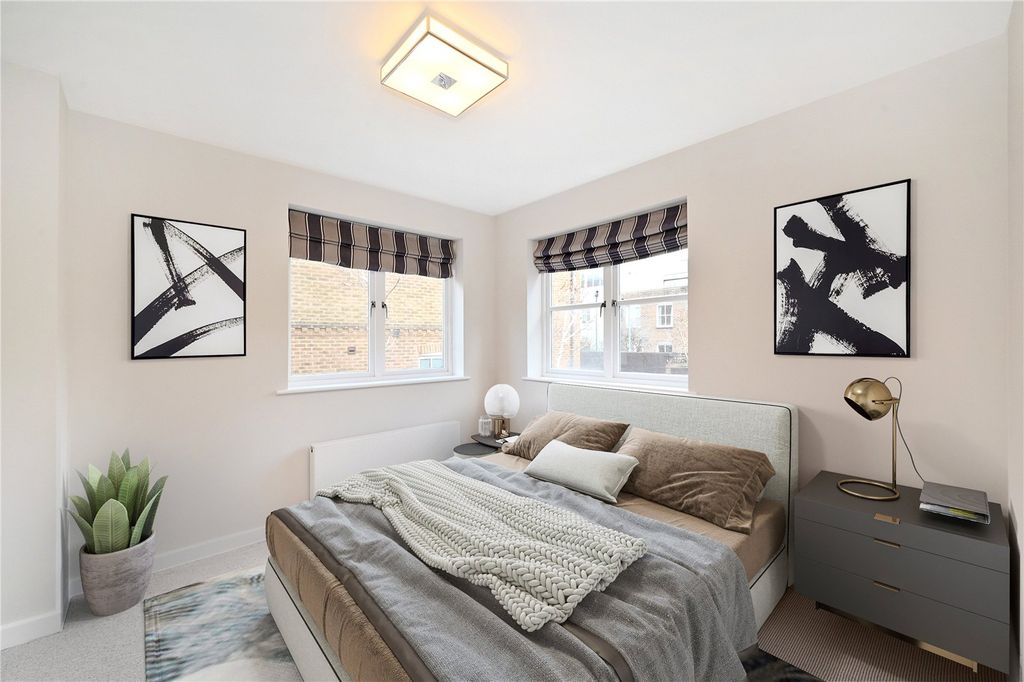 Property photo 3 of 9 Bedroom