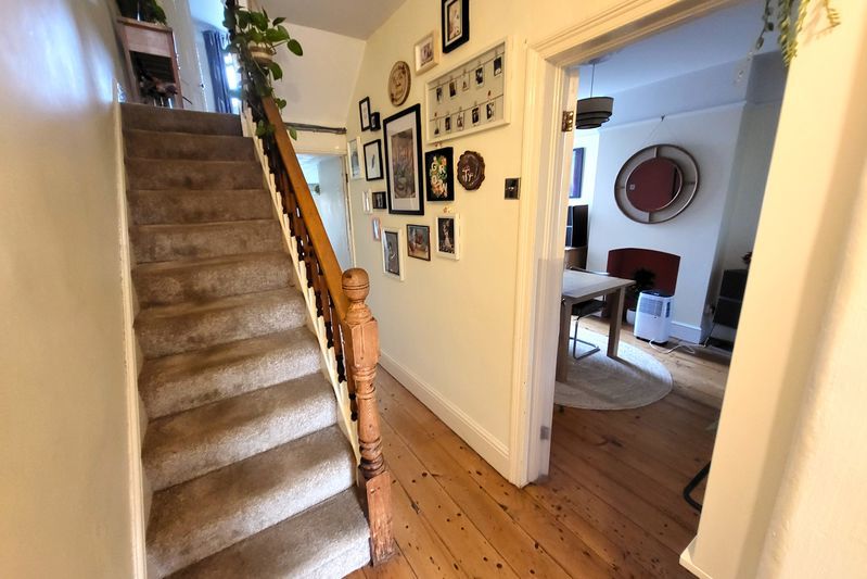 Property photo 2 of 16 Entrance Hall