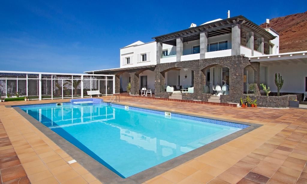 Property photo 2 of 32 <Caption/>