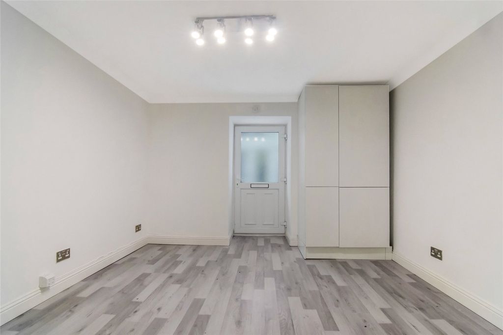 Property photo 2 of 16 Living Room