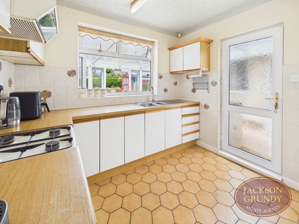 Property photo 2 of 15 Bretton Close