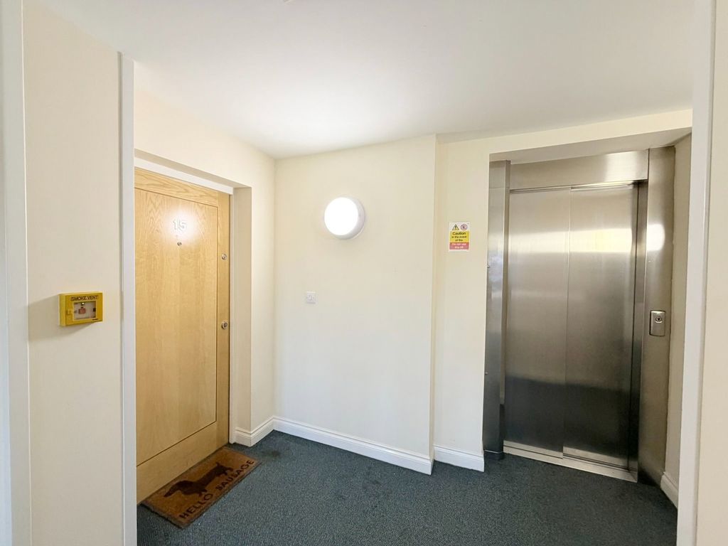 Property photo 3 of 20