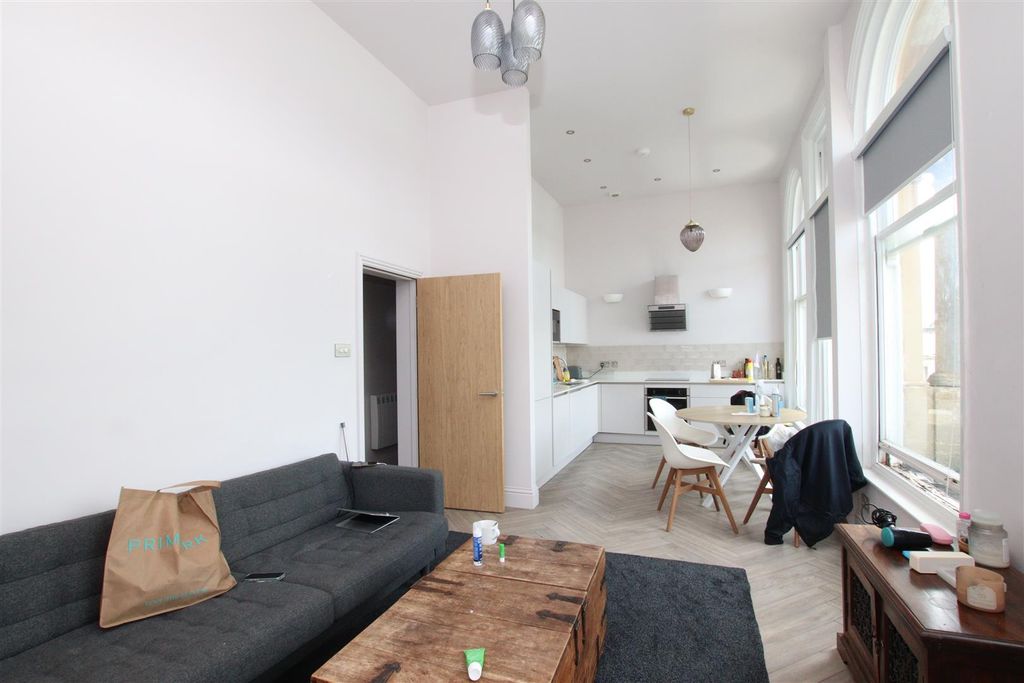Property photo 2 of 7 Open Plan Living Dining Kitchen.Jpg