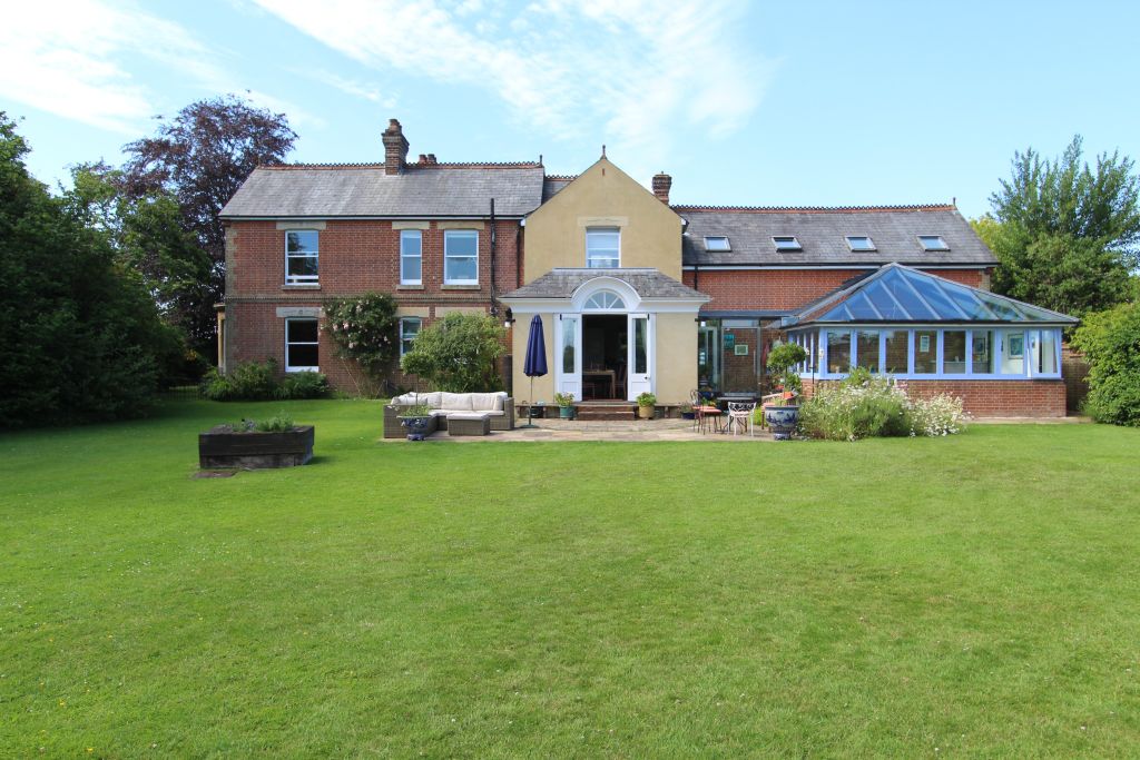 Property photo 1 of 31