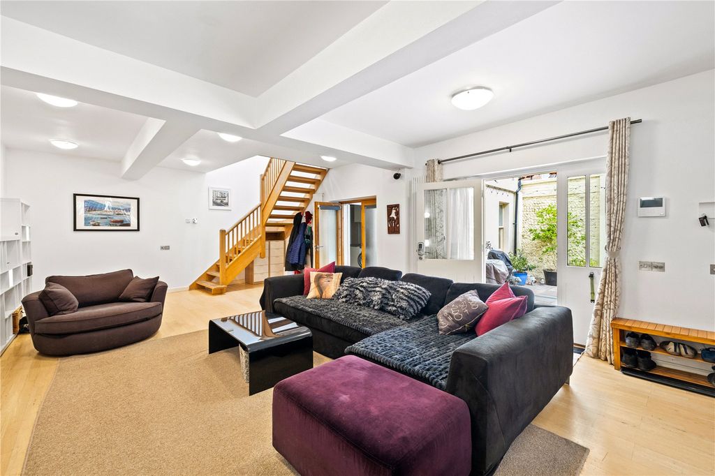 Property photo 3 of 22 Picture No. 25