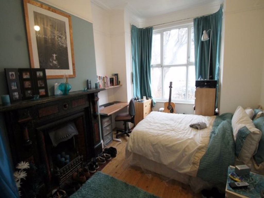 Property photo 1 of 27 A Cozy And Inviting Master Bedroom Featuring A Dou...