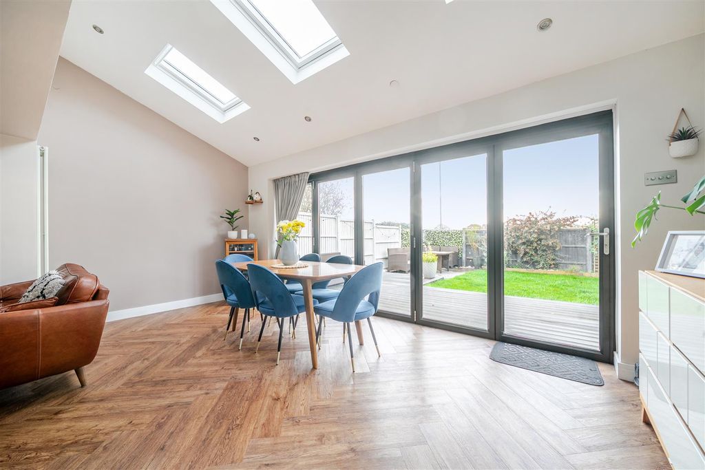 Property photo 2 of 14 Lounge/Diner