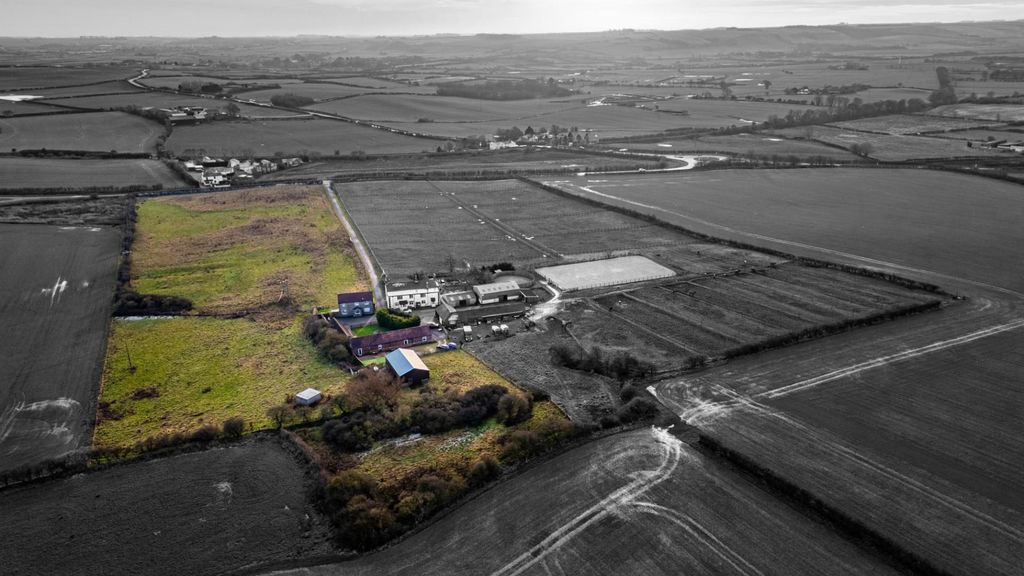 Property photo 3 of 36 Plot