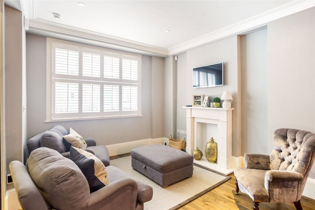Property photo 2 of 11 Godfrey Street
