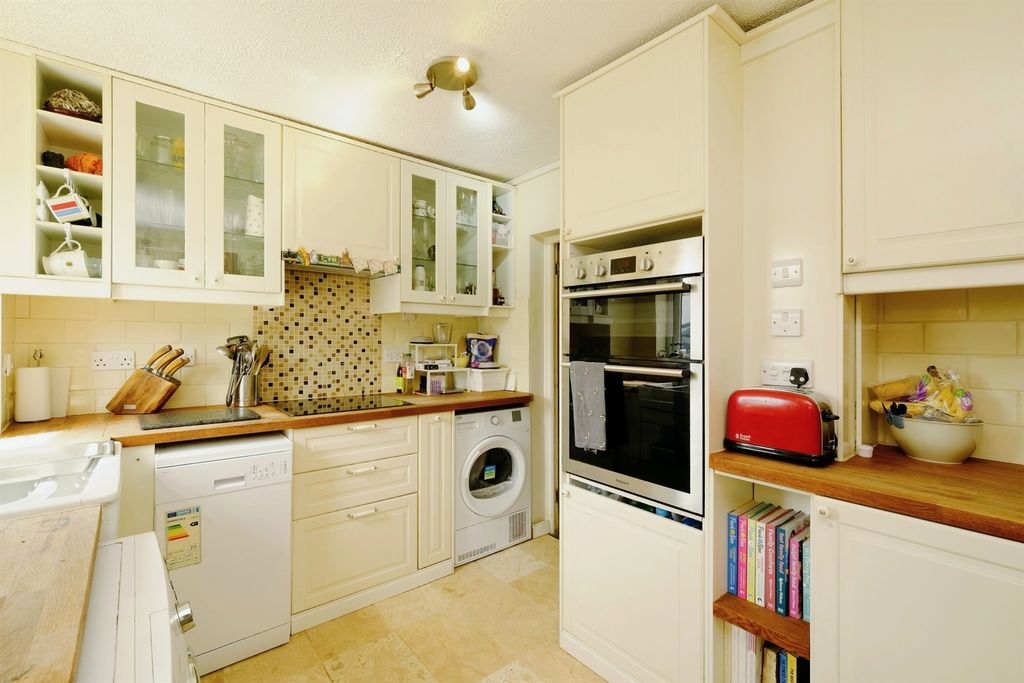 Property photo 3 of 13