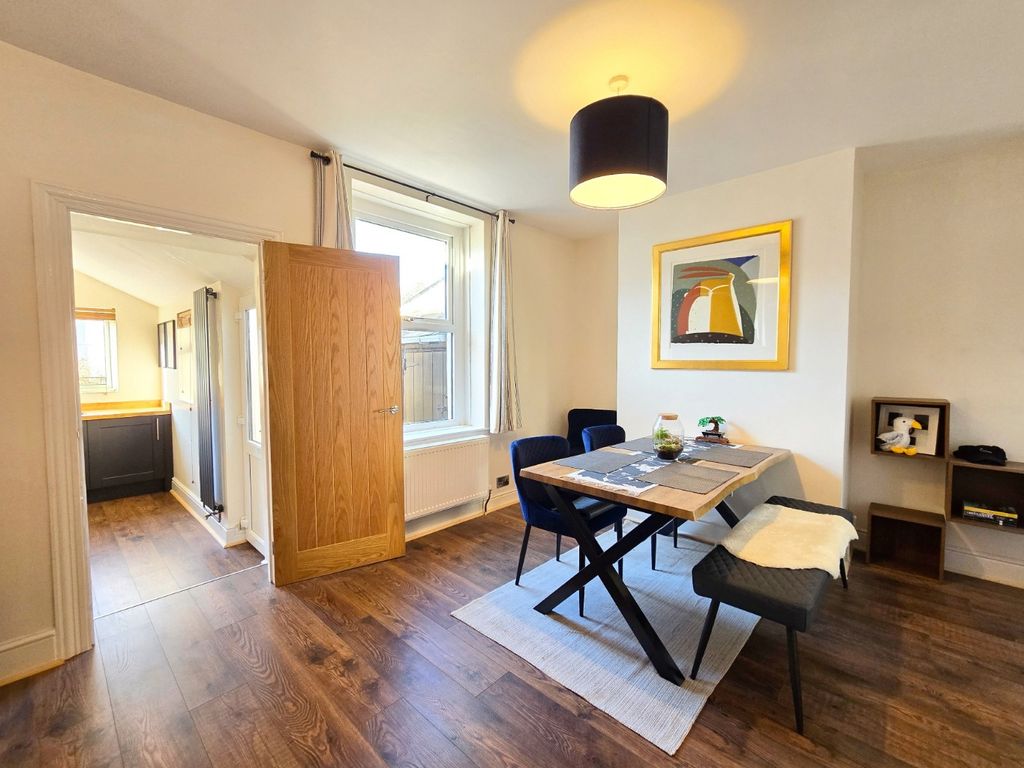 Property photo 2 of 15 4984242