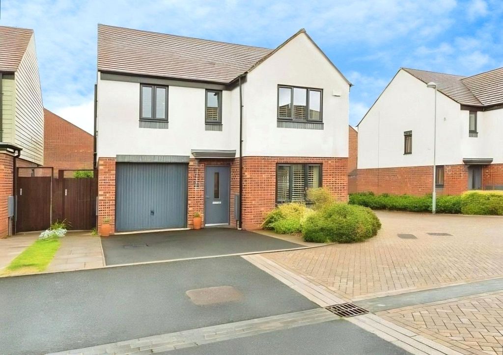 Property photo 1 of 15 Description