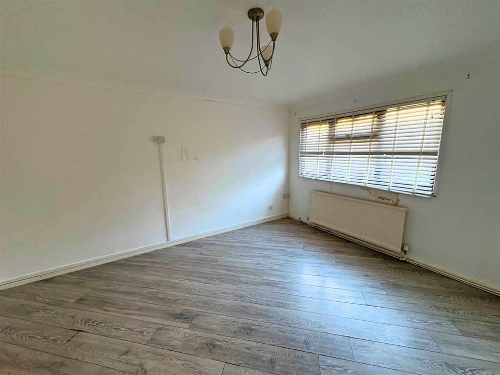 Property photo 3 of 21 Lounge A (Edit).Jpg