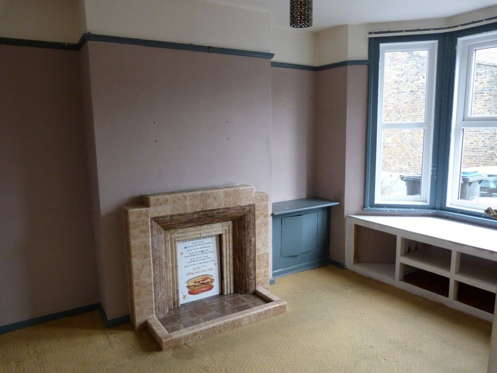 Property photo 2 of 9 Photograph 2