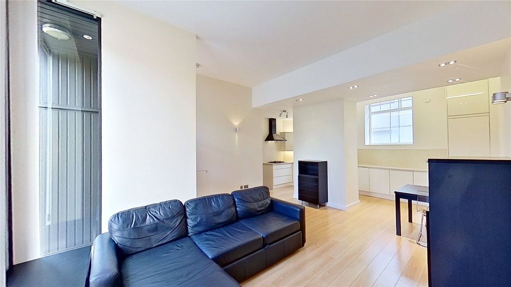 Property photo 3 of 15 Picture No. 09