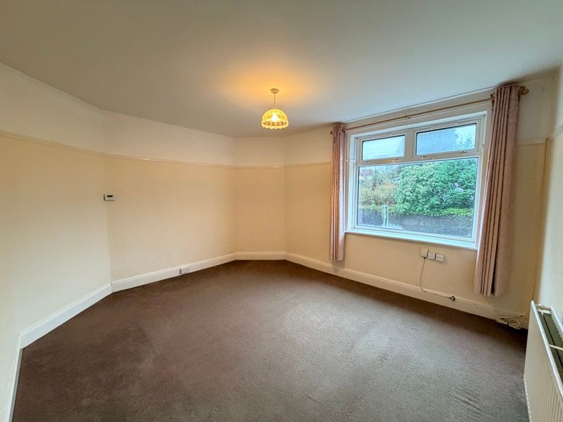 Property photo 3 of 7 Lounge