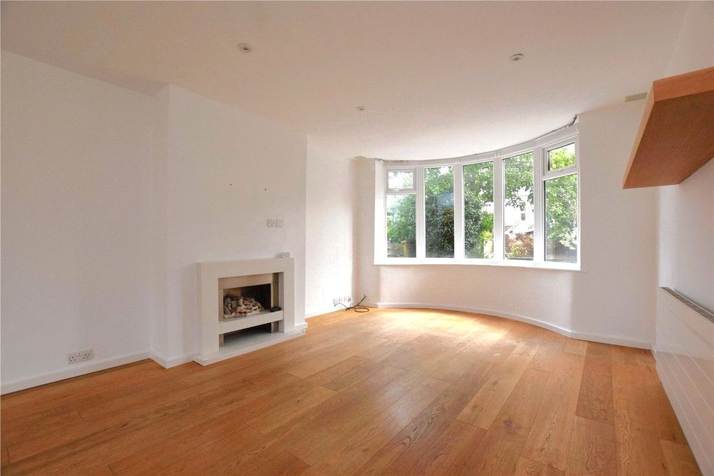 Property photo 2 of 13 Picture No. 17