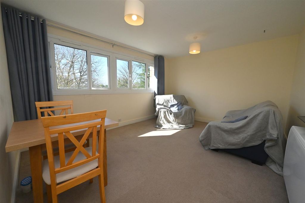 Property photo 2 of 11 Living Room1.Jpg