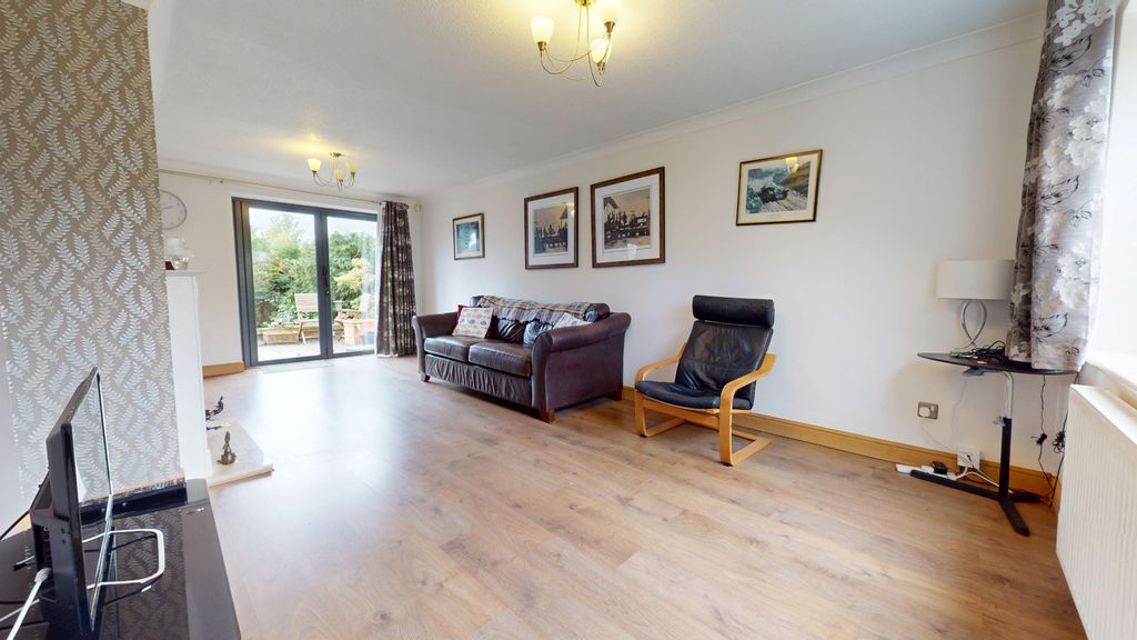 Property photo 3 of 31 4492254