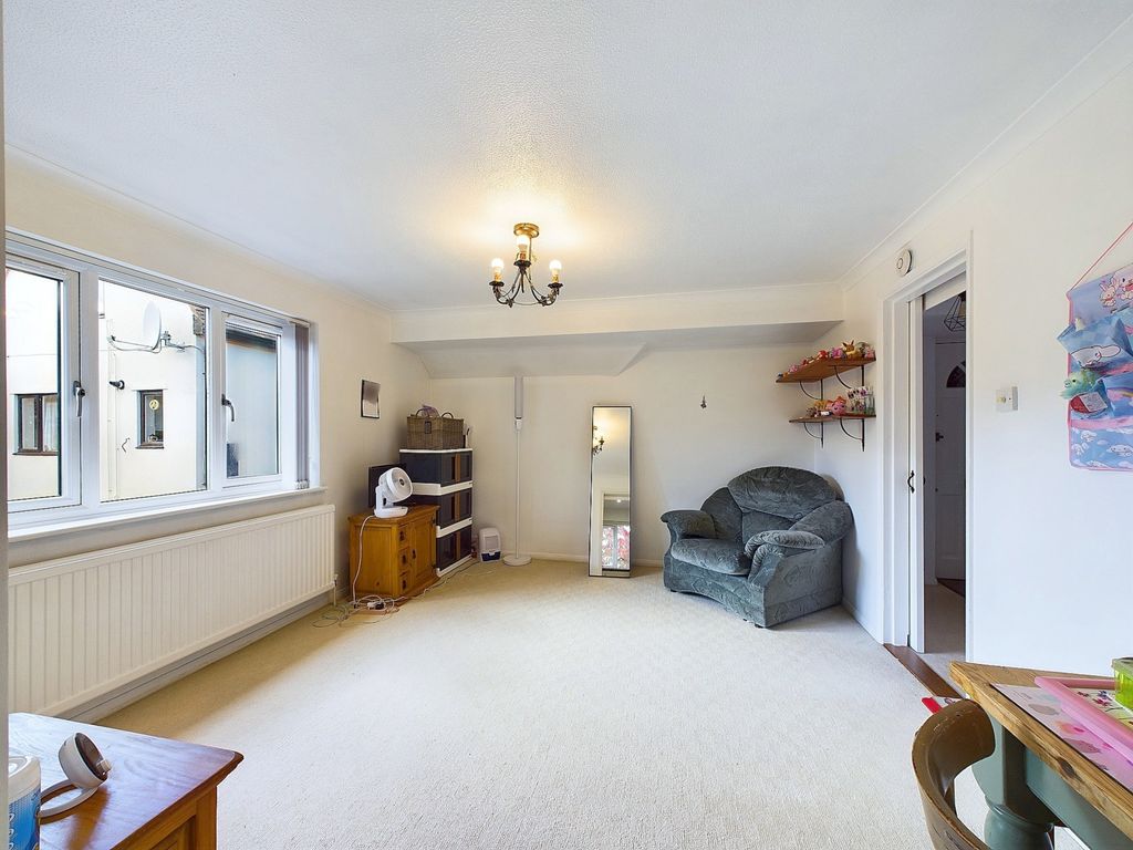 Property photo 2 of 10 30003498-Hr-8