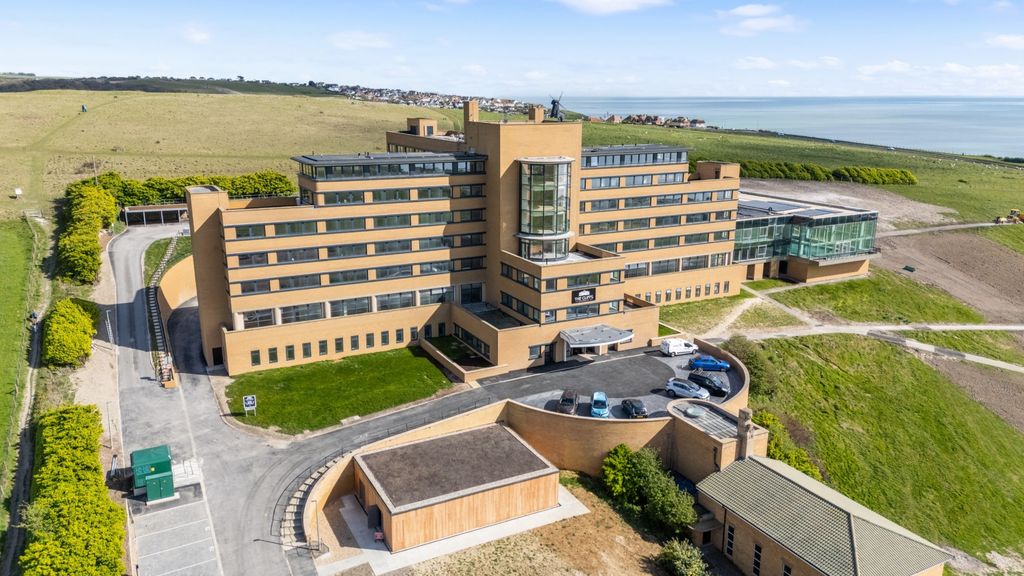 Property photo 1 of 20 5115800