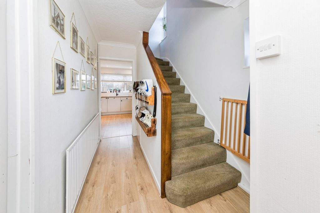 Property photo 3 of 16 Pbox-Img.Jpg