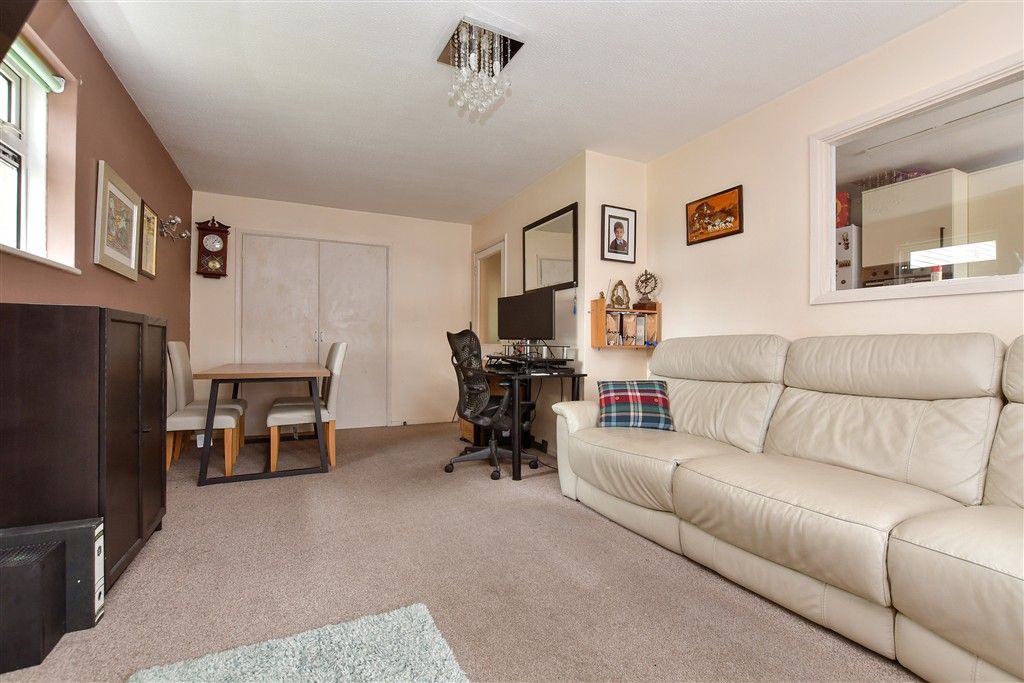 Property photo 3 of 9 Lounge/Diner