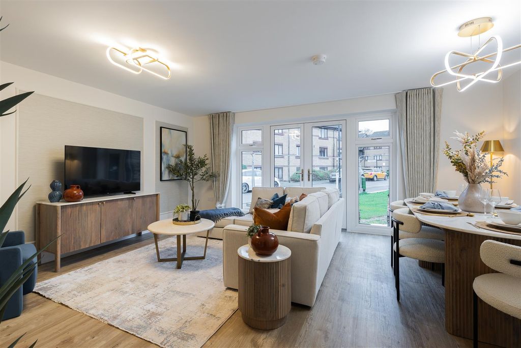 Property photo 3 of 14 Show Home Deanfield Square-12.Jpg