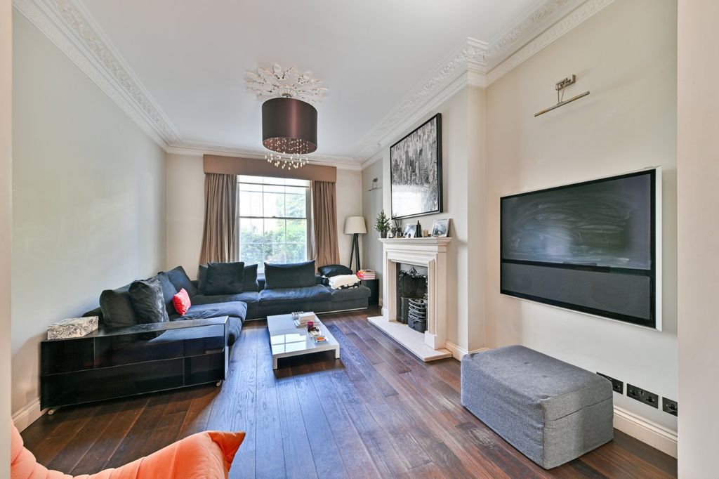 Property photo 3 of 27 Reception