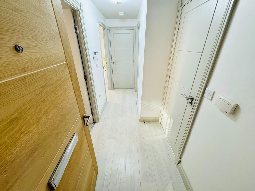 Property photo 3 of 15 Hall