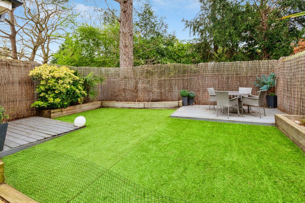 Property photo 2 of 20 Garden