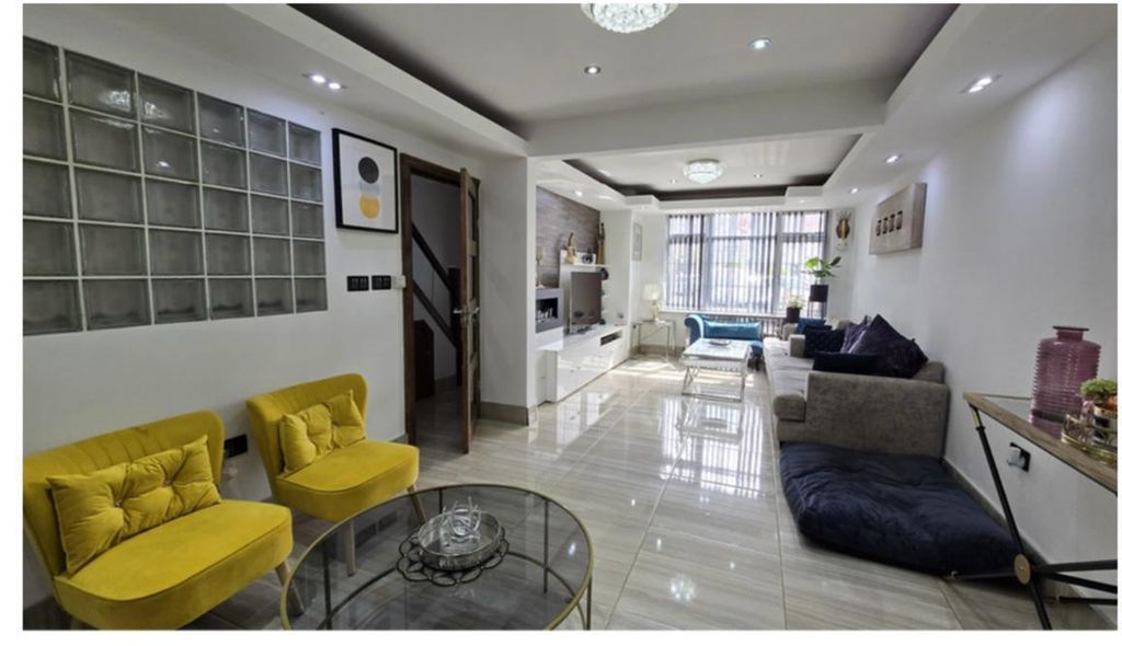 Property photo 2 of 19 2