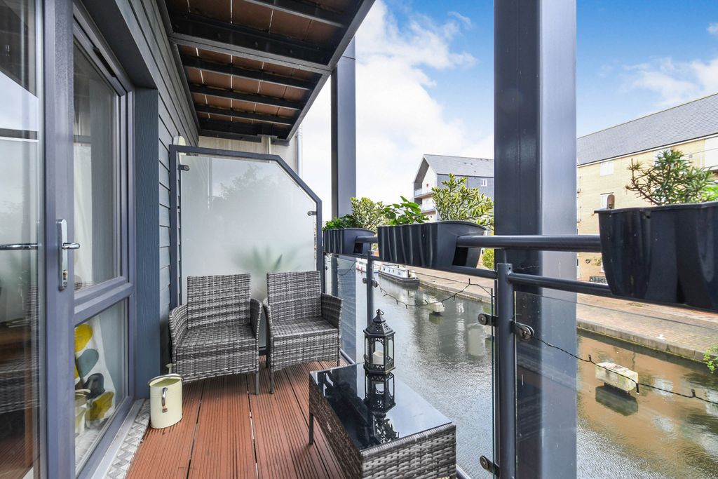 Property photo 1 of 13 Balcony
