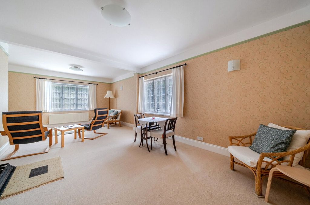Property photo 2 of 13 Sitting/Dining Room