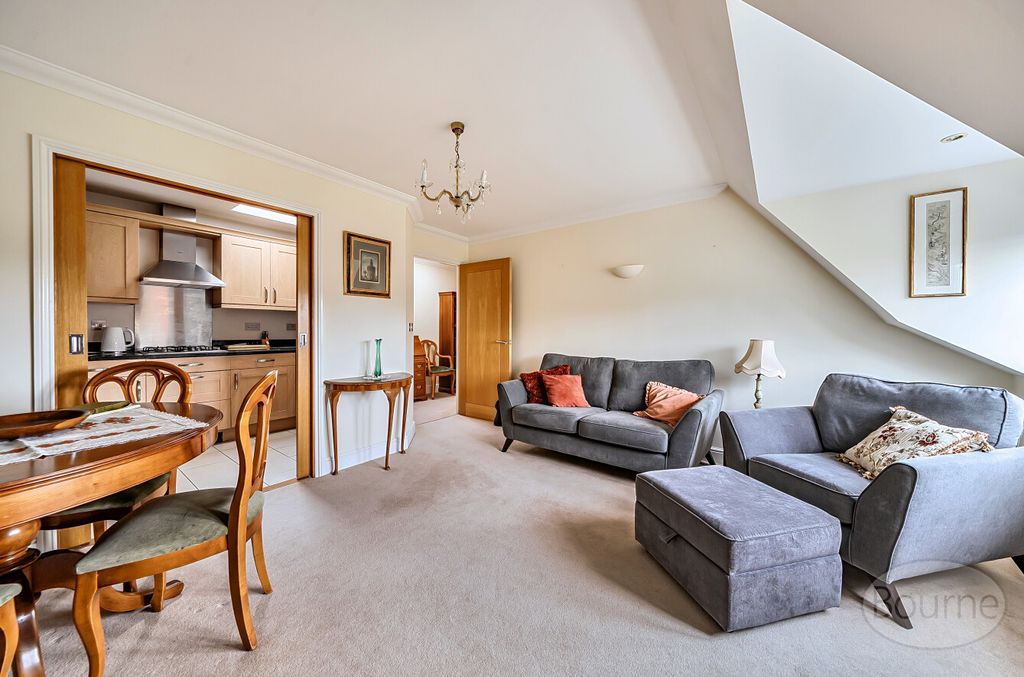 Property photo 3 of 10 8Ecde98B-De9d-442...