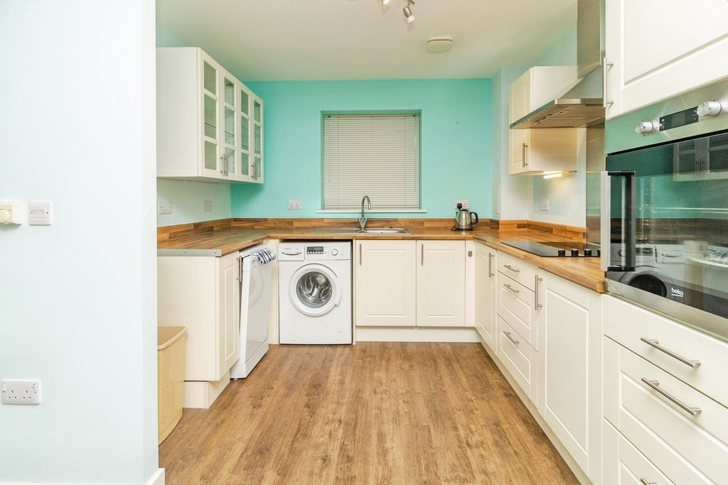 Property photo 3 of 17 Photo