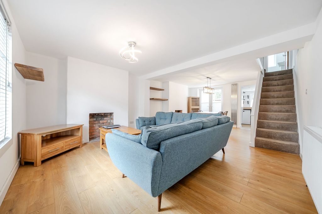 Property photo 3 of 11