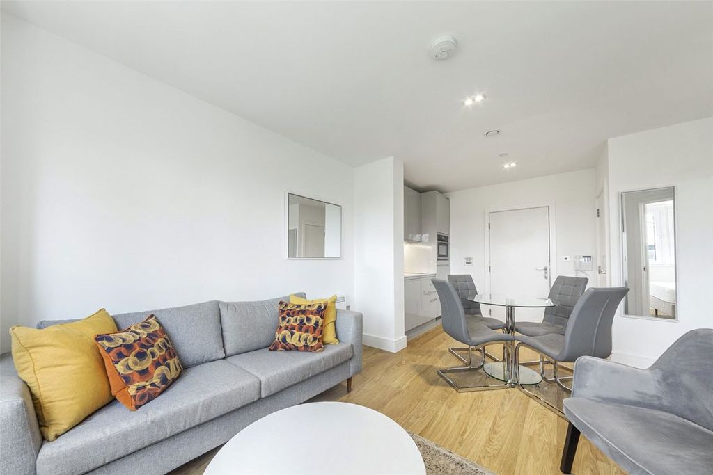 Property photo 1 of 8