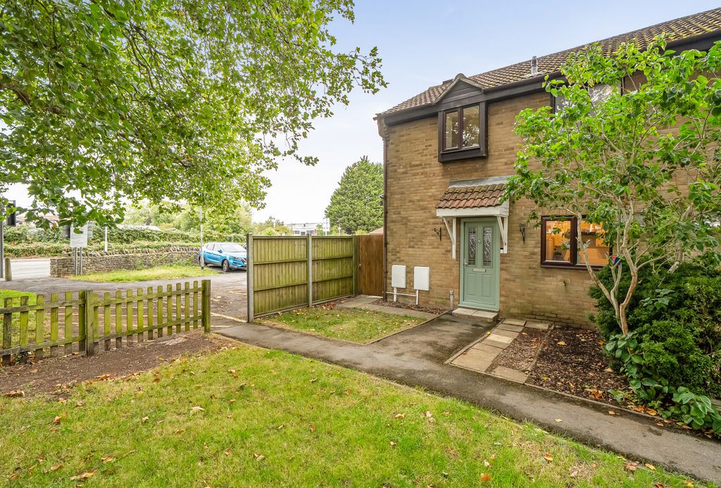 Property photo 1 of 21 Longs Drive