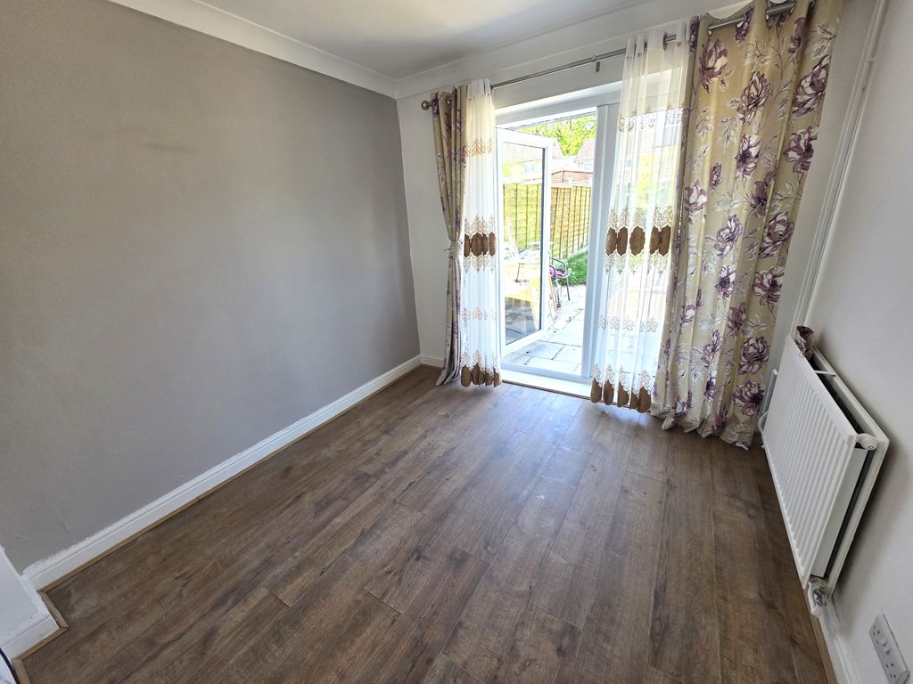 Property photo 3 of 14 Dining Room Or Bedroom 4
